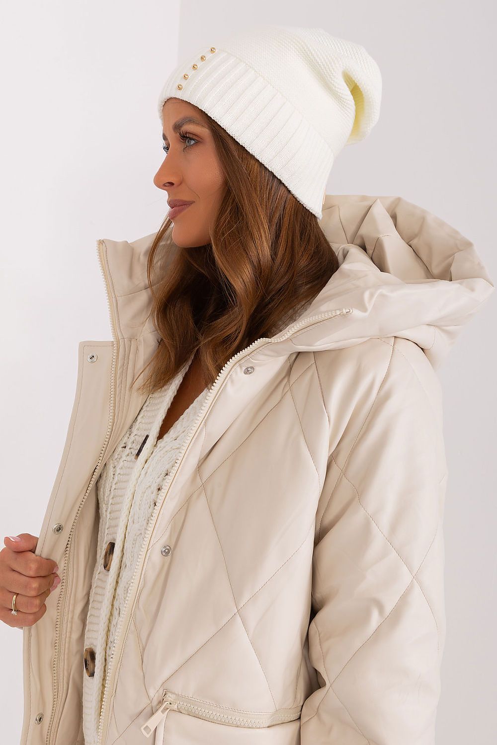 Bonnet model 187434 Rue Paris