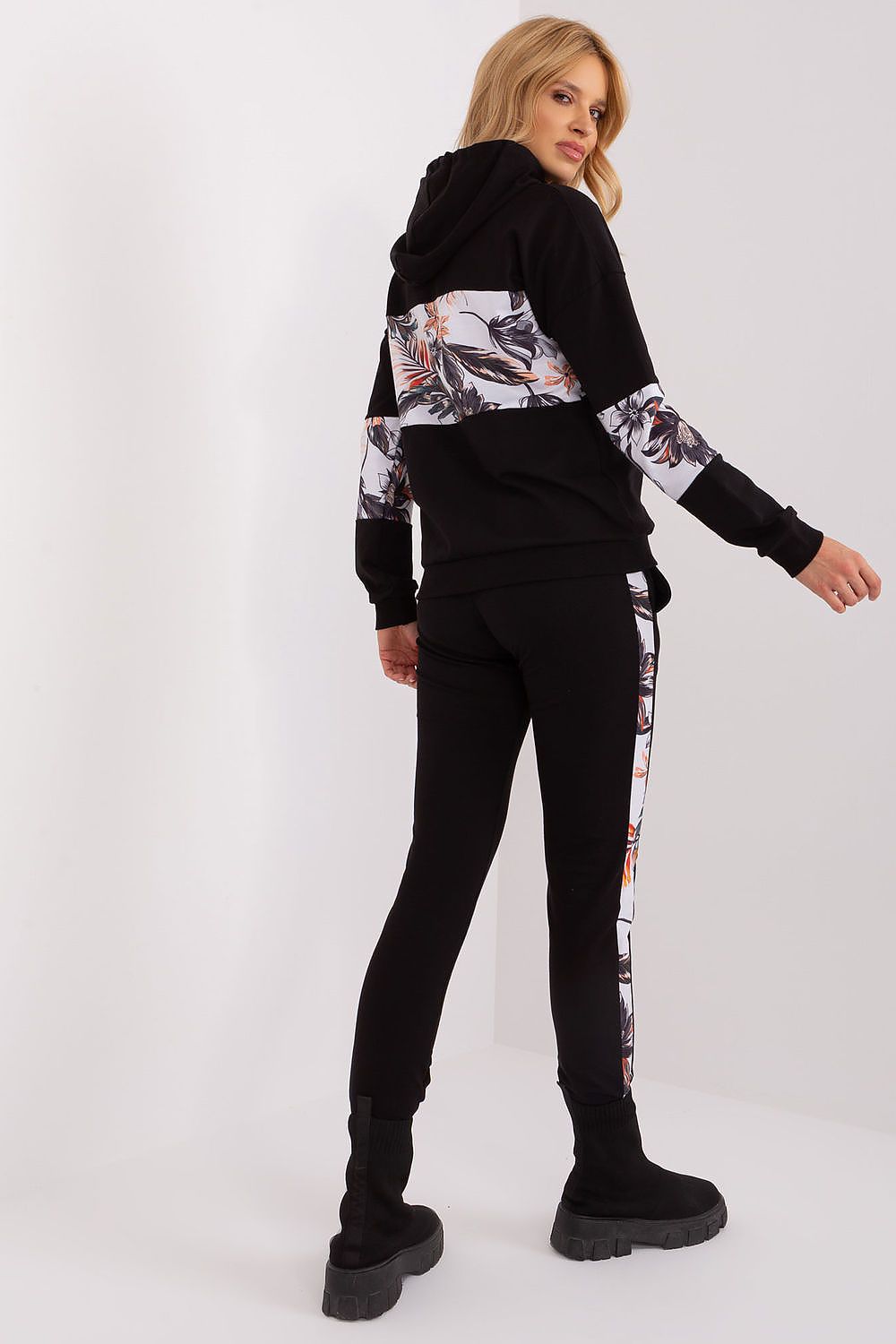 L`ensemble model 191240 Relevance