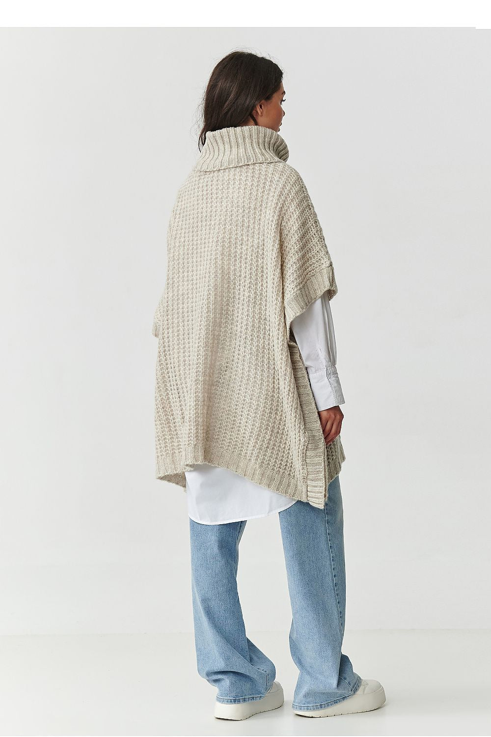 Col roulé model 217656 Makadamia