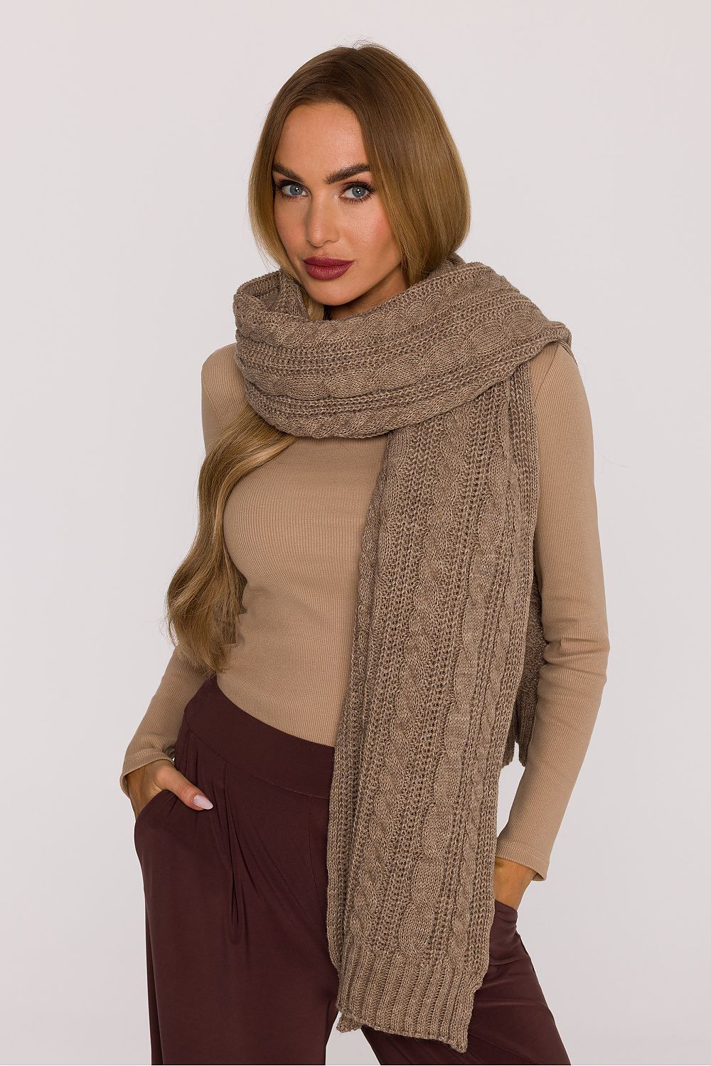 Châle model 219544 Moe