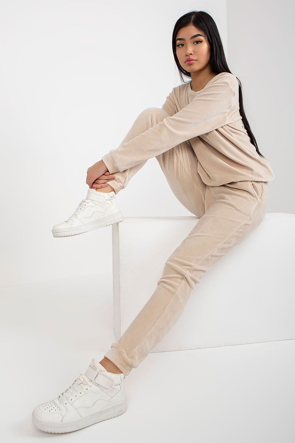 L`ensemble model 175104 Rue Paris