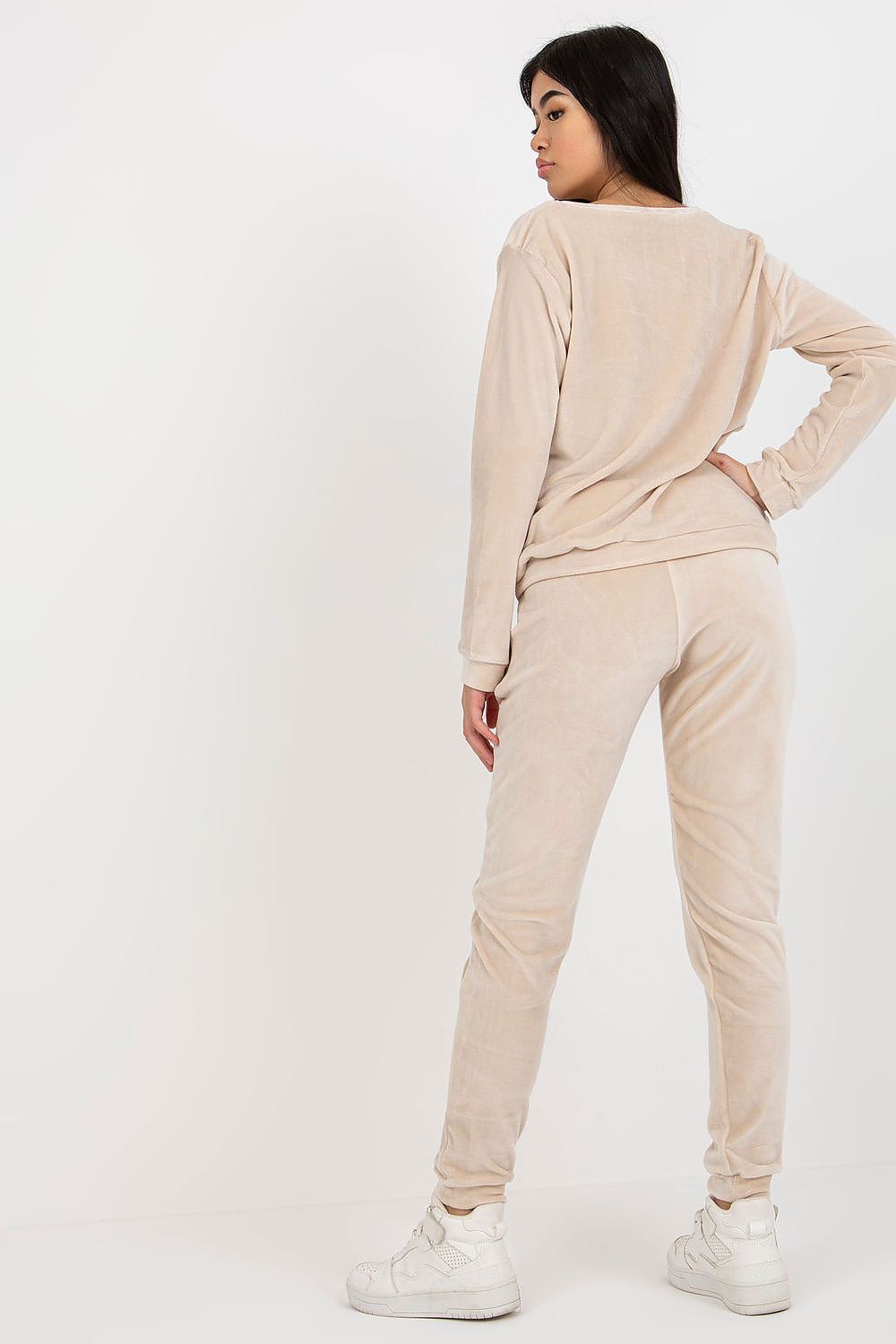 L`ensemble model 175104 Rue Paris