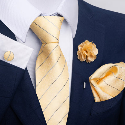 Ensemble cravate et pochette pour homme