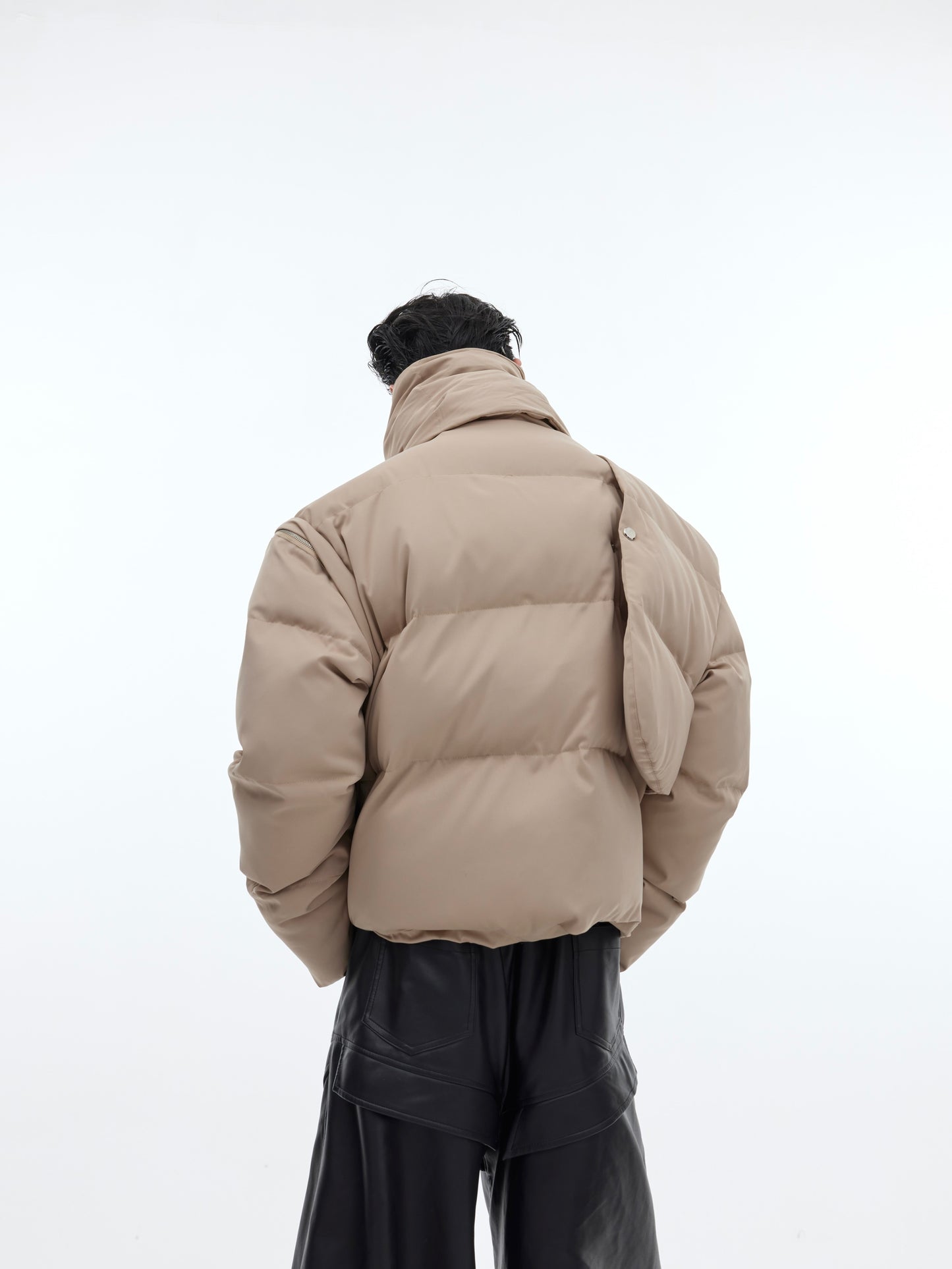 Doudoune homme courte et épaisse en duvet de canard blanc, col montant et écharpe intégrée