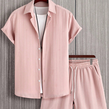 Ensemble chemise rayée à manches courtes et revers boutonné