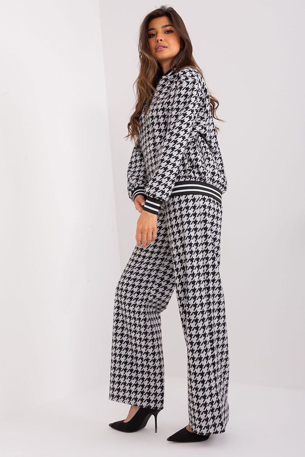  L`ensemble model 192535 Lakerta 