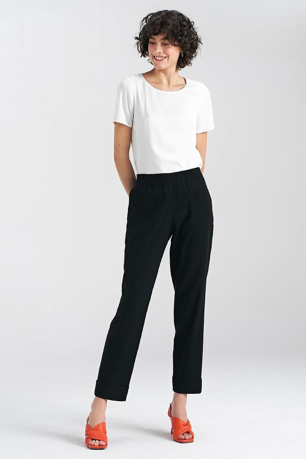  Pantalon femme model 195465 Nife 