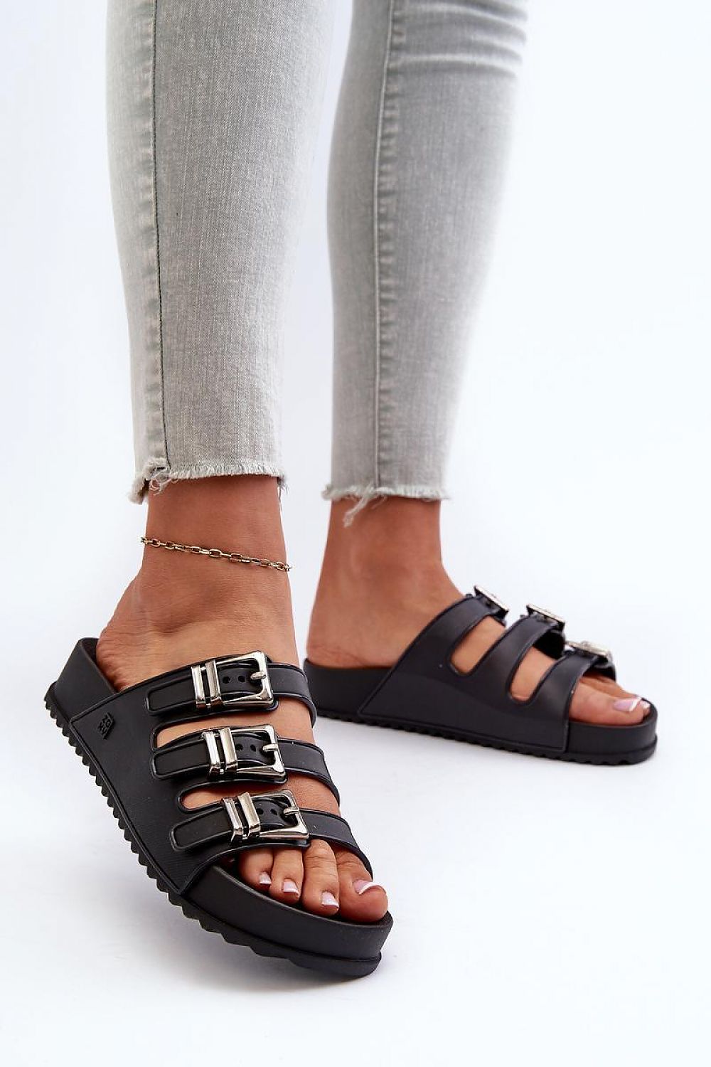  Clacquettes model 197610 Step in style 