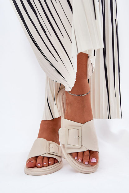  Clacquettes model 211959 Step in style 