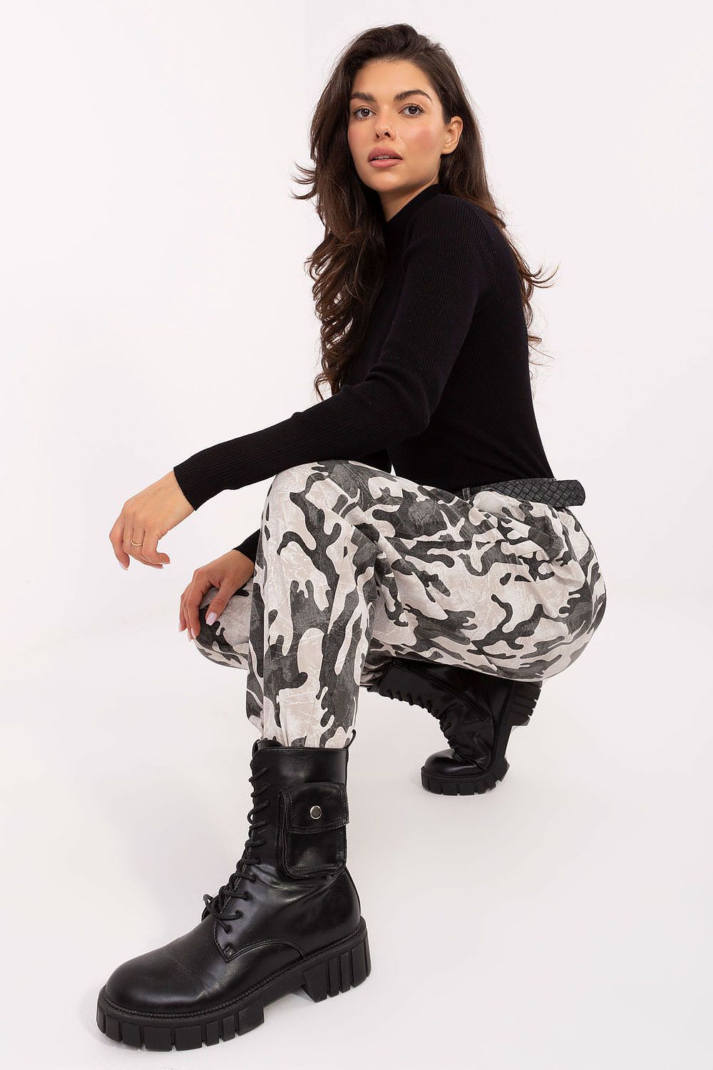  Pantalon femme model 218437 Italy Moda 