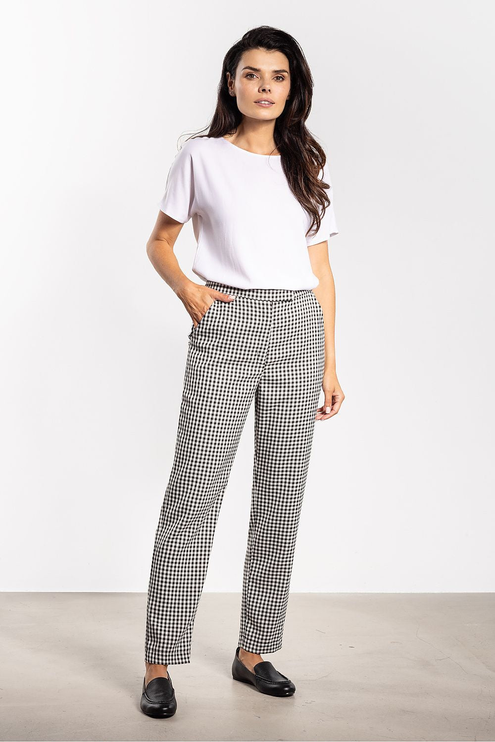  Pantalon femme model 218973 awama 