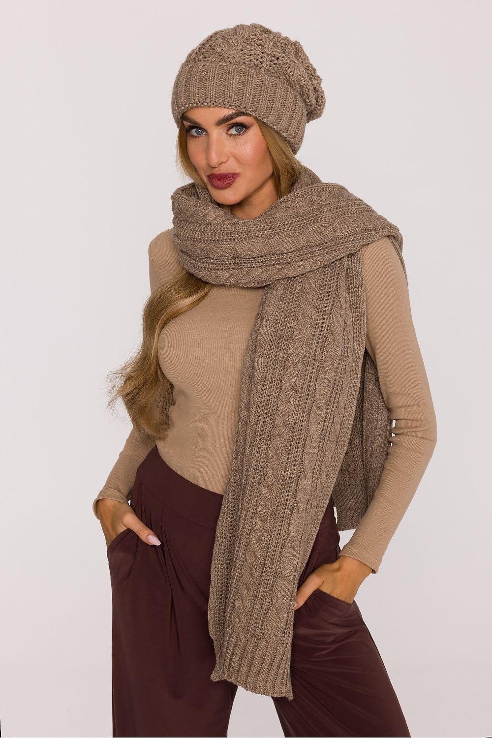  Châle model 219544 Moe 