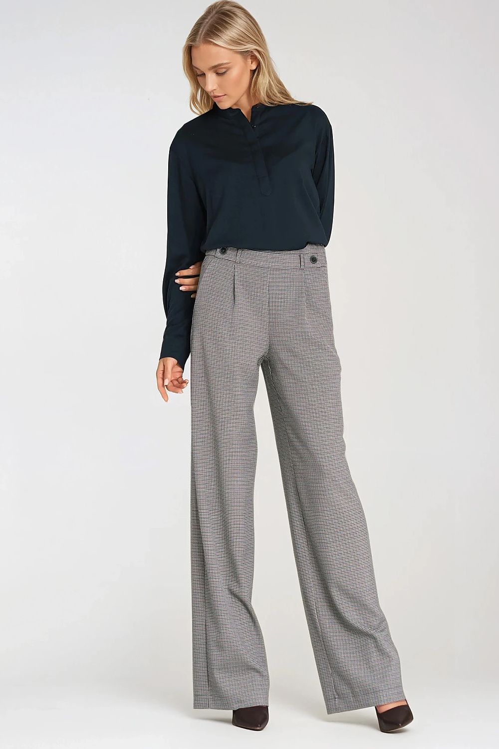  Pantalon femme model 219763 Nife 