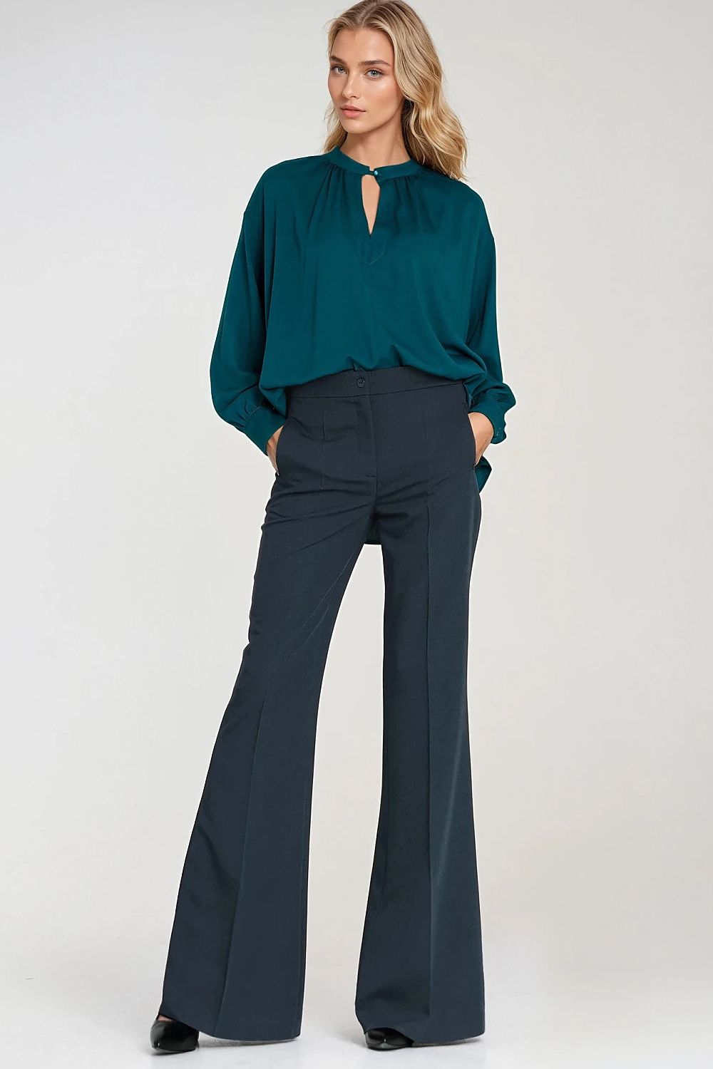 Pantalon femme model 219778 Nife 
