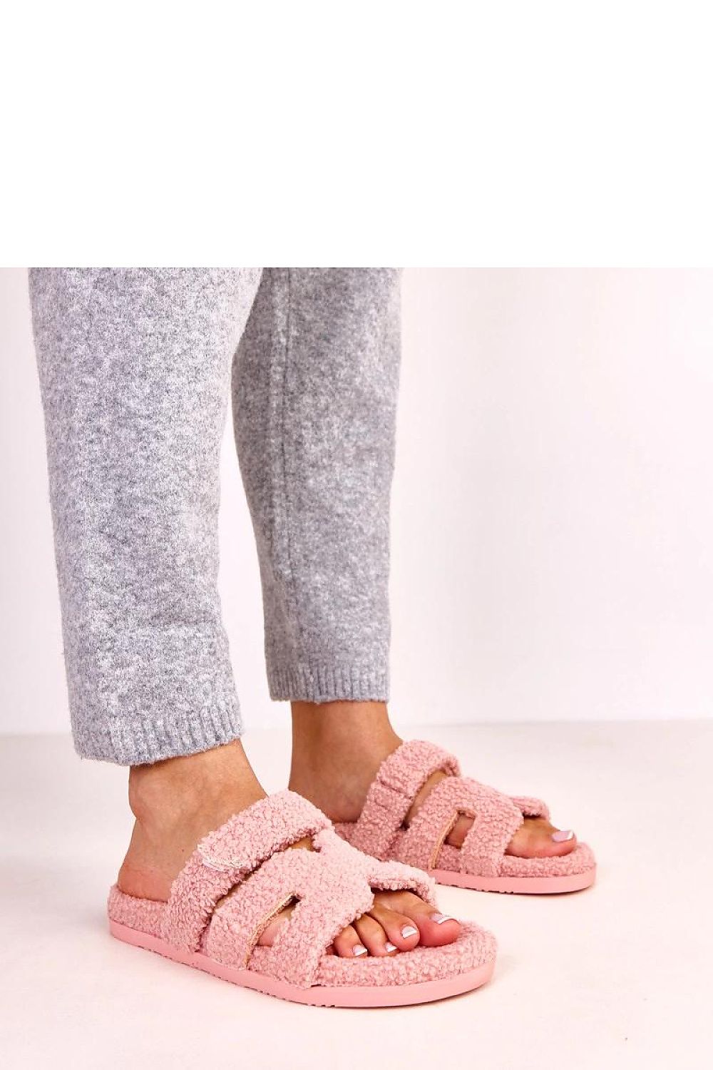 Pantoufles model 223137 Solea - Nainette.fr