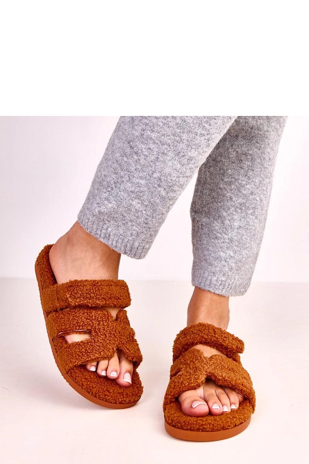 Pantoufles model 223137 Solea - Nainette.fr