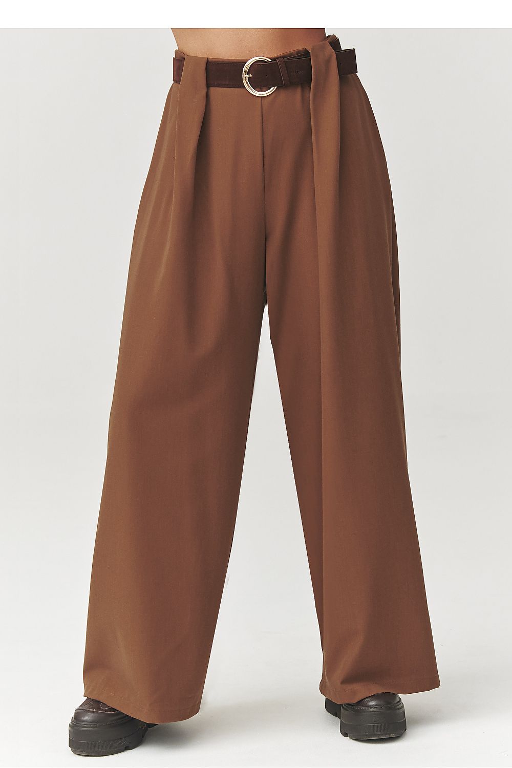  Pantalon femme model 223364 Makadamia 