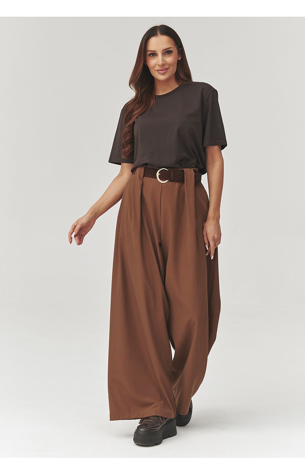  Pantalon femme model 223364 Makadamia 