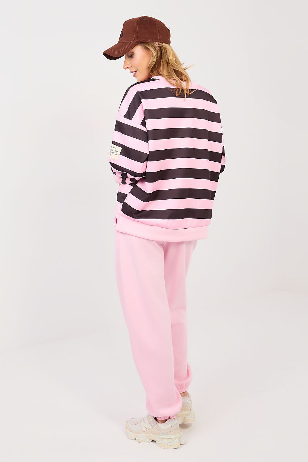  L`ensemble model 224402 Italy Moda 