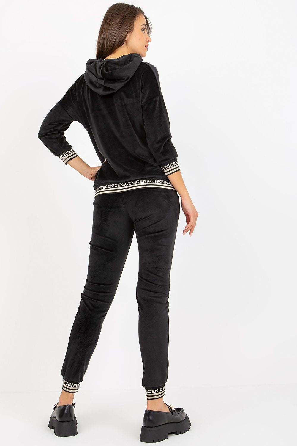  L`ensemble model 172688 Relevance 